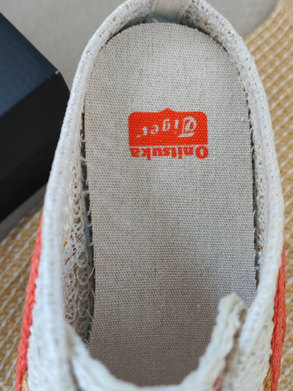 Onitsuka Tiger Off-White and Orange Color-Block Breathable Mule Sandals - Picture 4 of 9